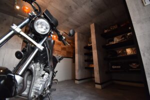 バイクガレージ
